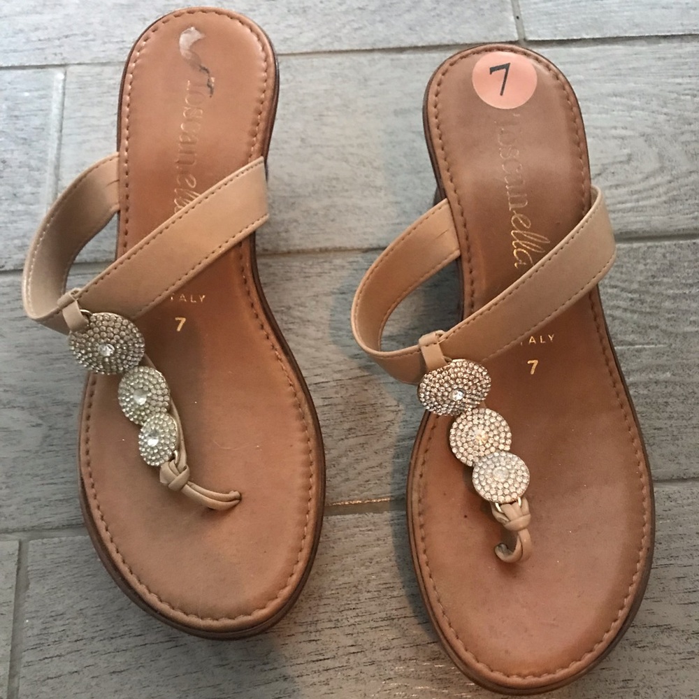 Like new wedge sandals